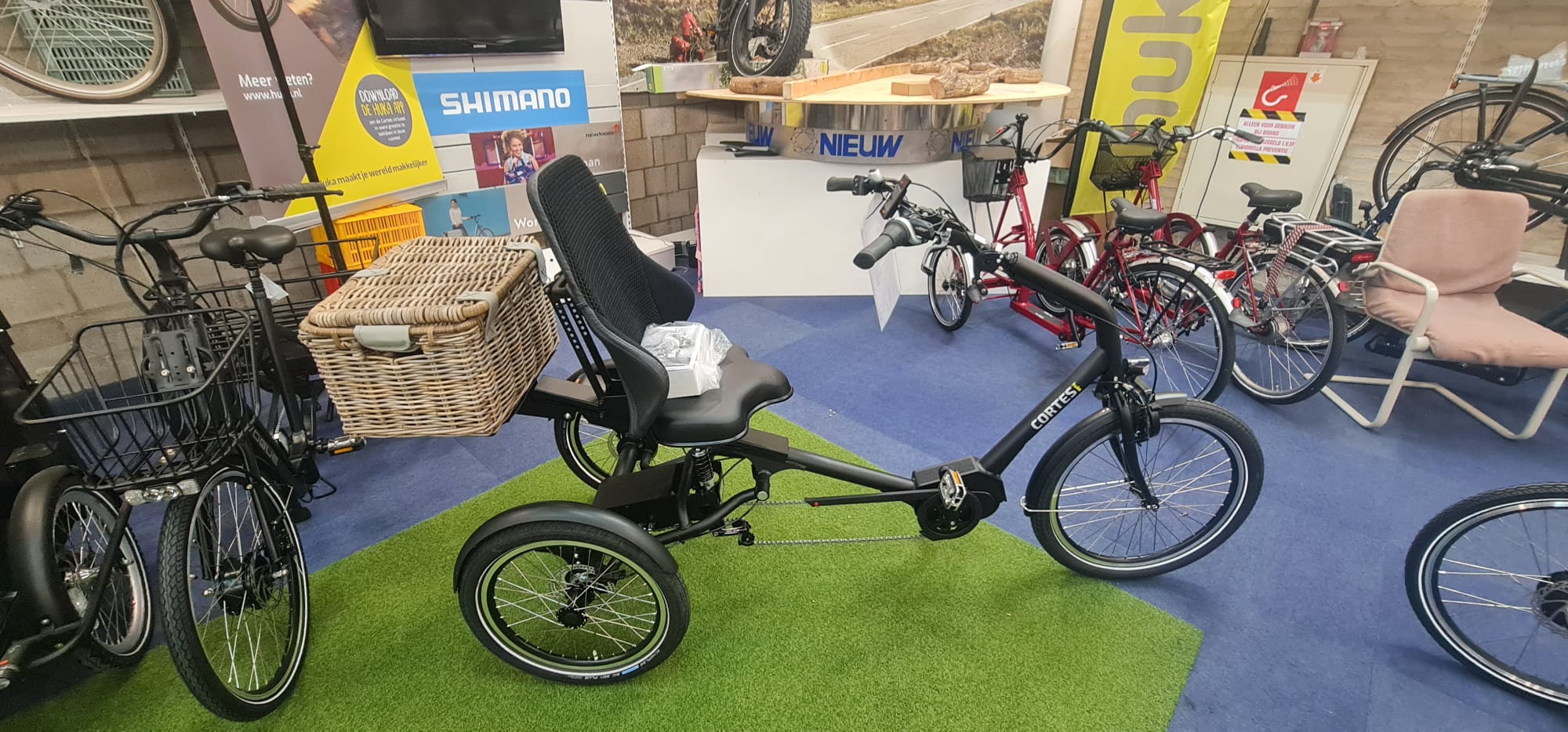 Huka Cortes Bafang 2delige zit met mandje grijs Huka Cortes Bafang 2delige zit met mandje grijs